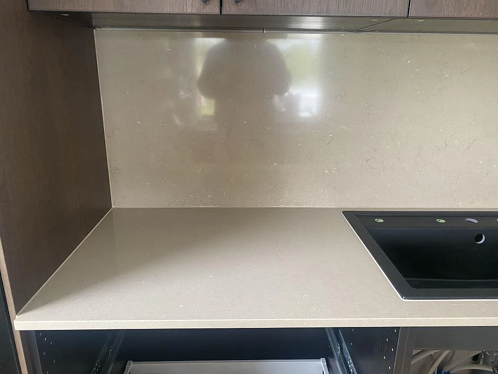 Køkkenbordplade i Silestone Coral Clay, Väröbacka – billede 3