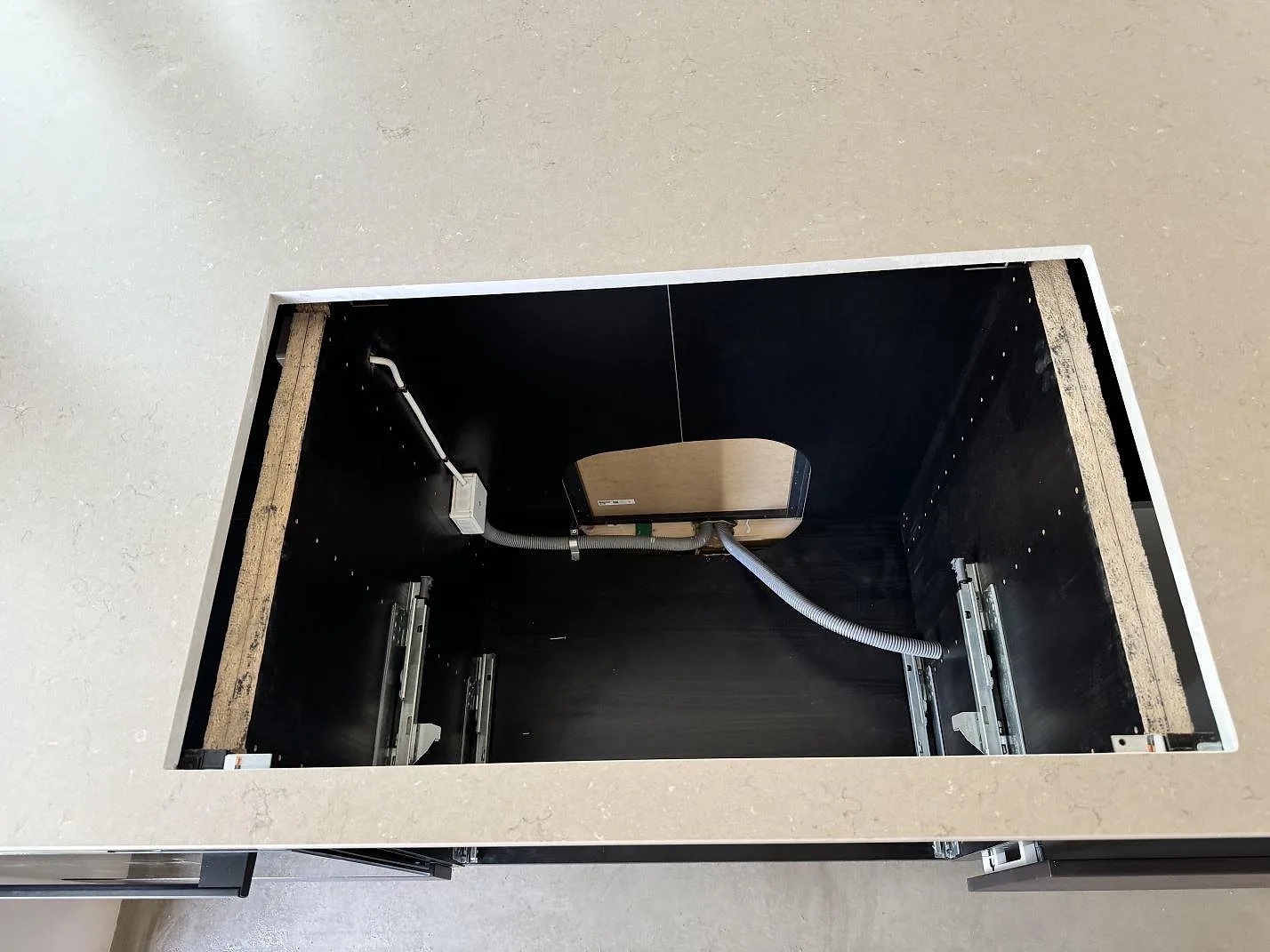 Køkkenbordplade i Silestone Coral Clay, Ystad – billede 8