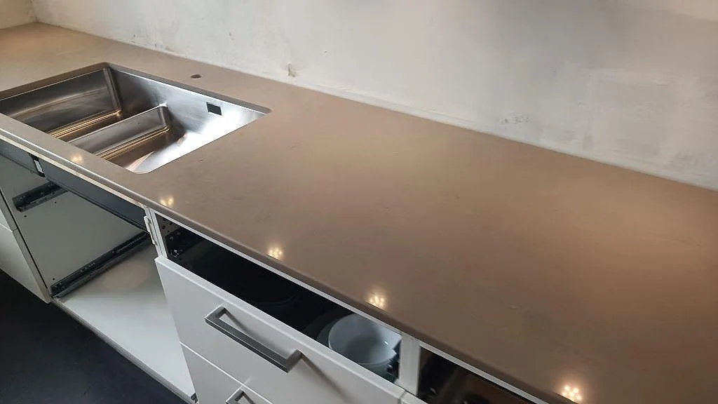 Køkkenbordplade i Silestone Coral Clay, Ytterby – billede 2