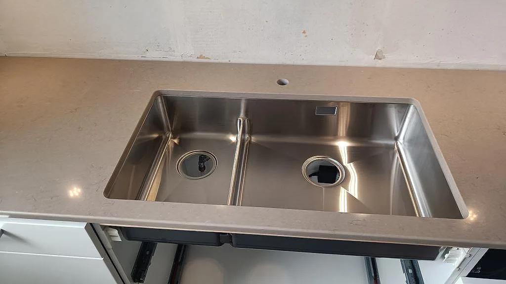 Køkkenbordplade i Silestone Coral Clay, Ytterby – billede 3
