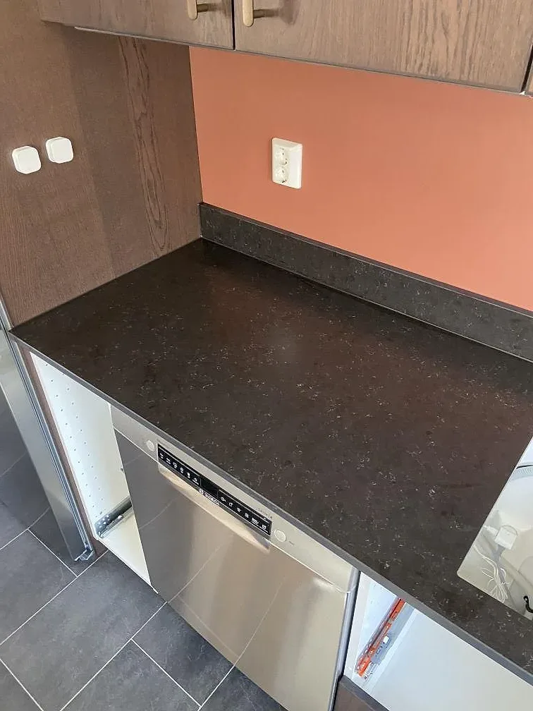 Køkkenbordplade i Silestone Corktown, Gråbo – billede 3