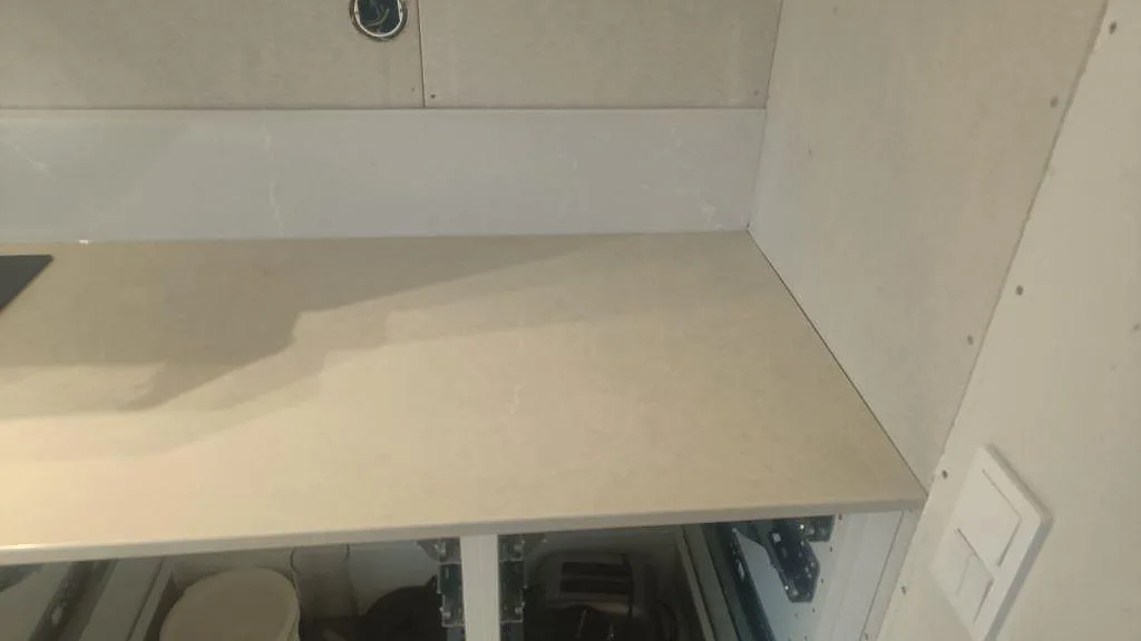 Køkkenbordplade i Silestone Desert Silver, Ängelholm – billede 6