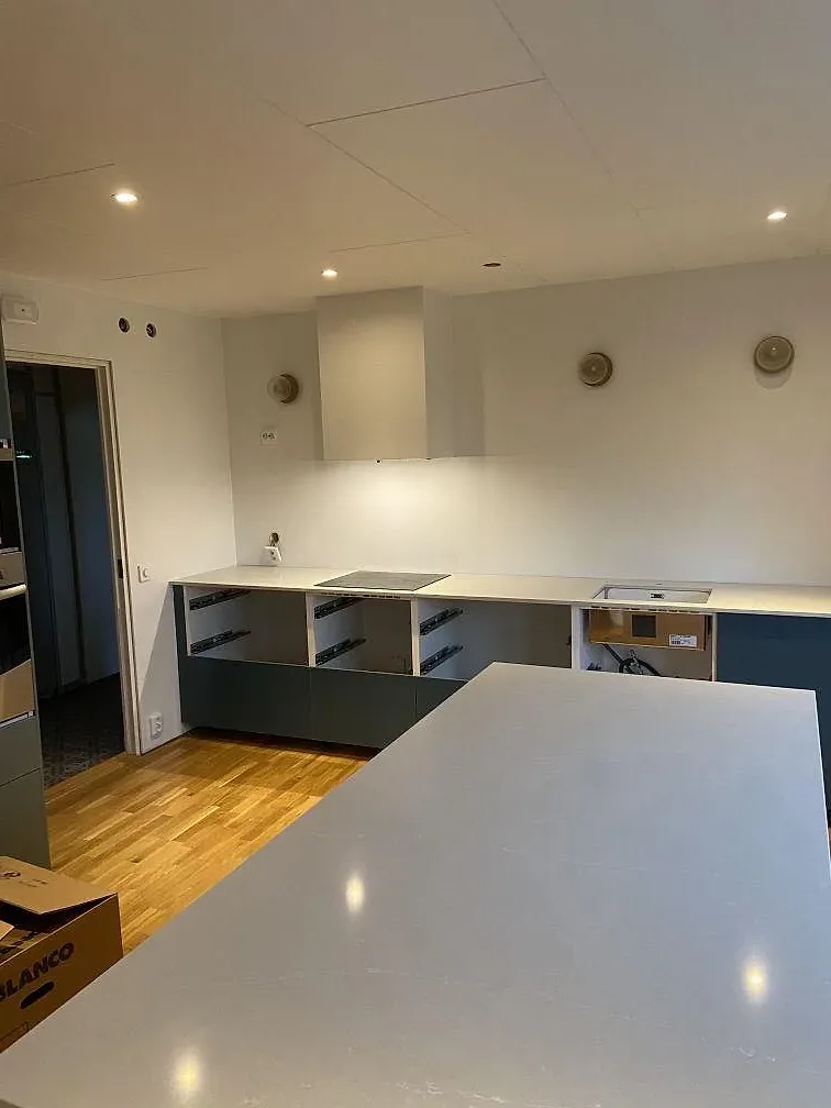 Køkkenbordplade i Silestone Desert Silver, Bankeryd