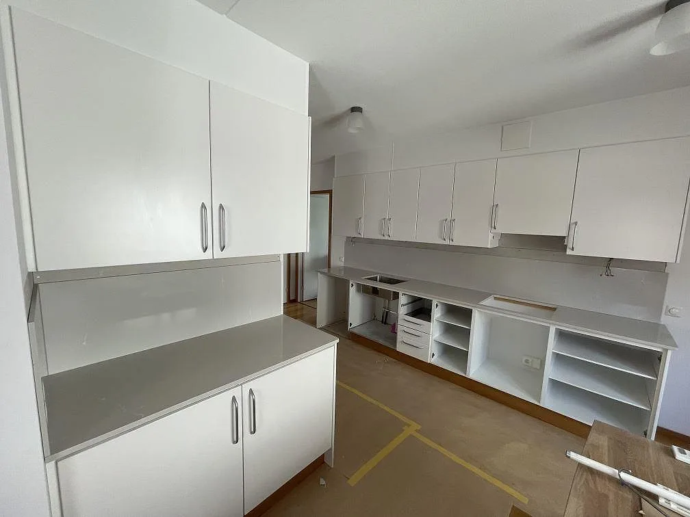 Køkkenbordplade i Silestone Desert Silver, Eskilstuna – billede 3