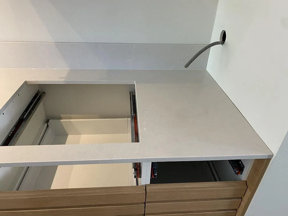 Køkkenbordplade i Silestone Desert Silver, Halmstad – billede 6