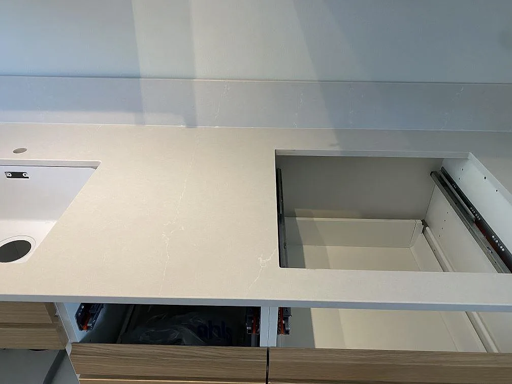 Køkkenbordplade i Silestone Desert Silver, Halmstad – billede 5