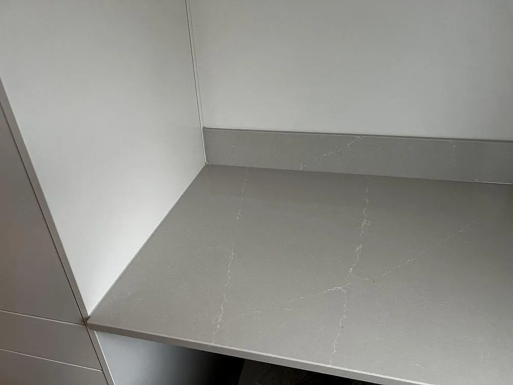 Køkkenbordplade i Silestone Desert Silver, Halmstad – billede 7
