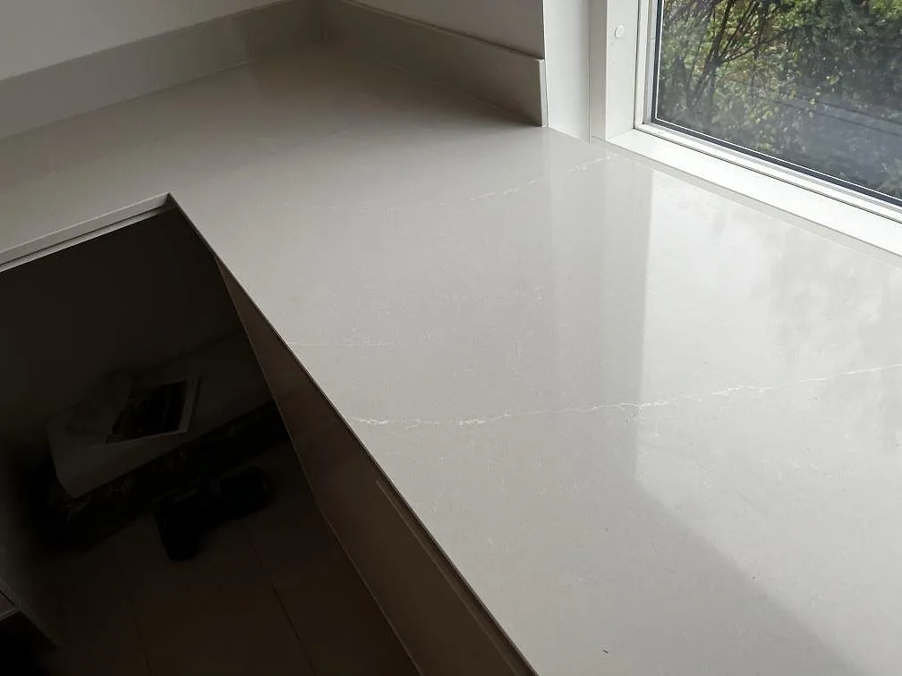 Køkkenbordplade i Silestone Desert Silver, Halmstad – billede 4