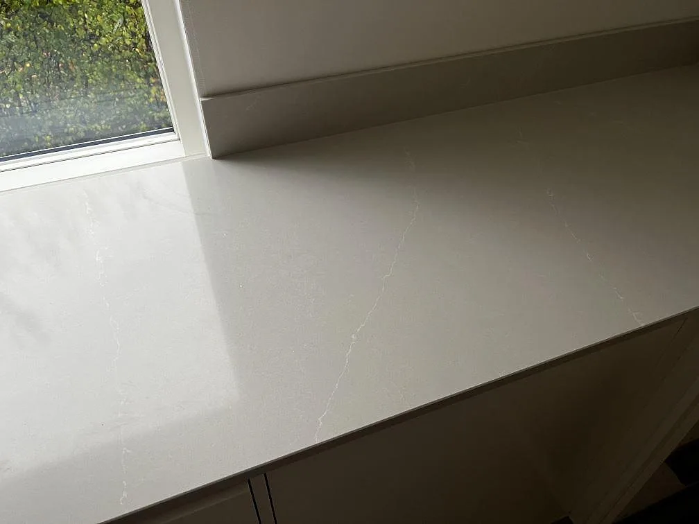 Køkkenbordplade i Silestone Desert Silver, Halmstad – billede 5