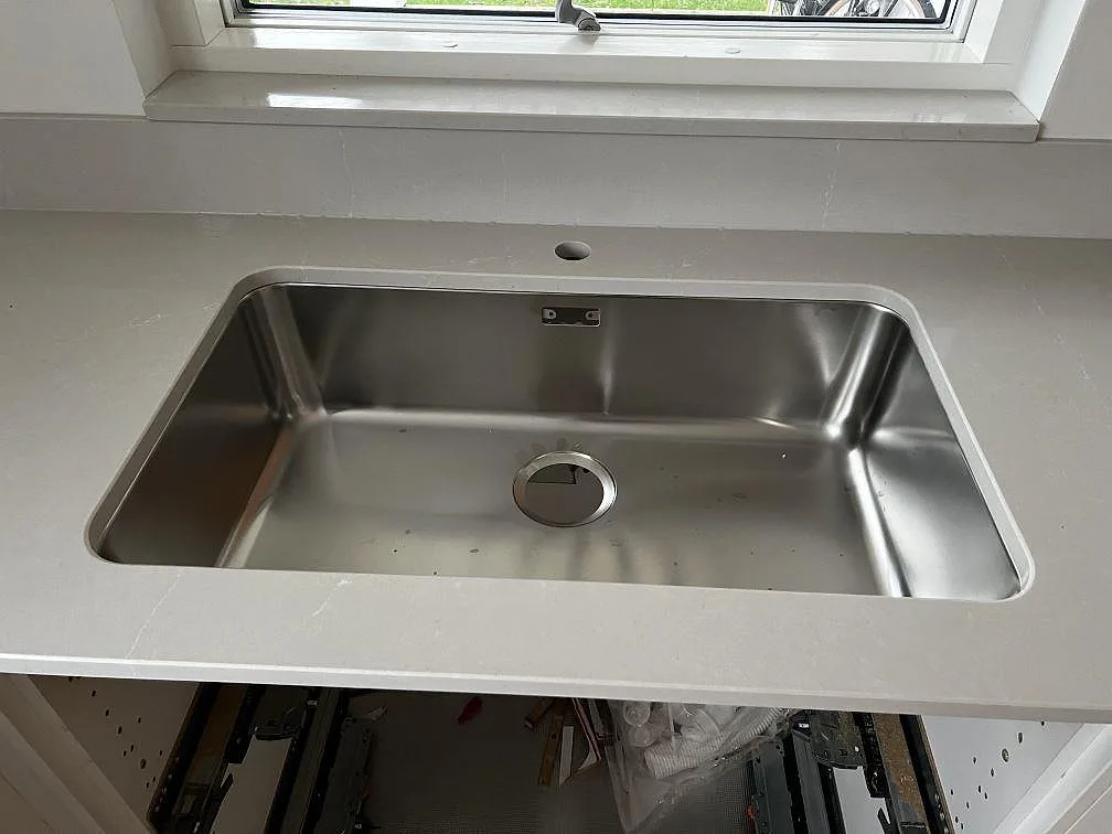 Køkkenbordplade i Silestone Desert Silver, Halmstad – billede 2
