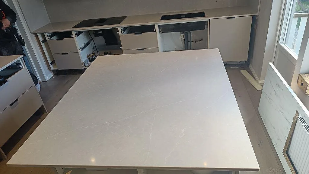 Køkkenbordplade i Silestone Desert Silver, Helsingborg – billede 2