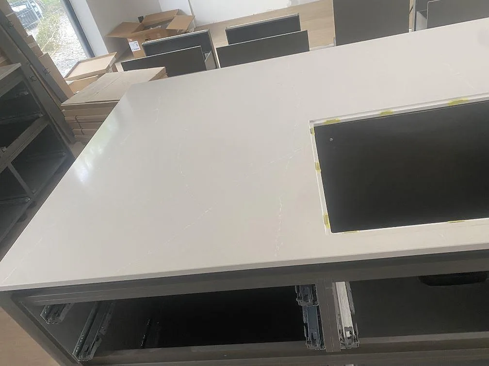 Køkkenbordplade i Silestone Desert Silver, Höllviken – billede 5