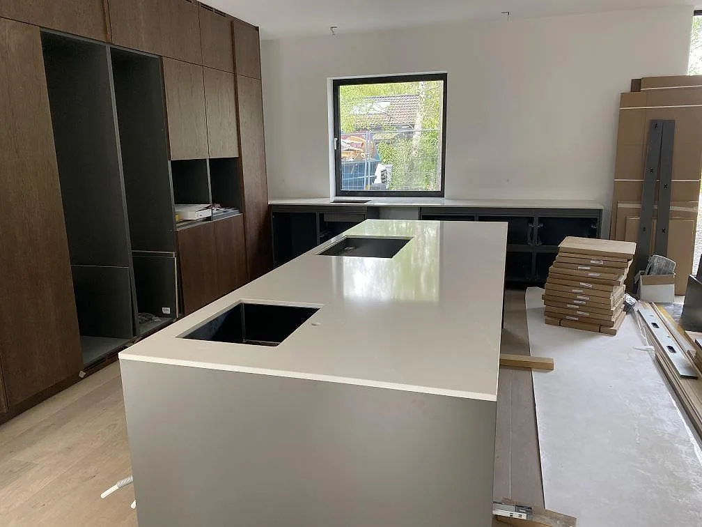 Køkkenbordplade i Silestone Desert Silver, Höllviken
