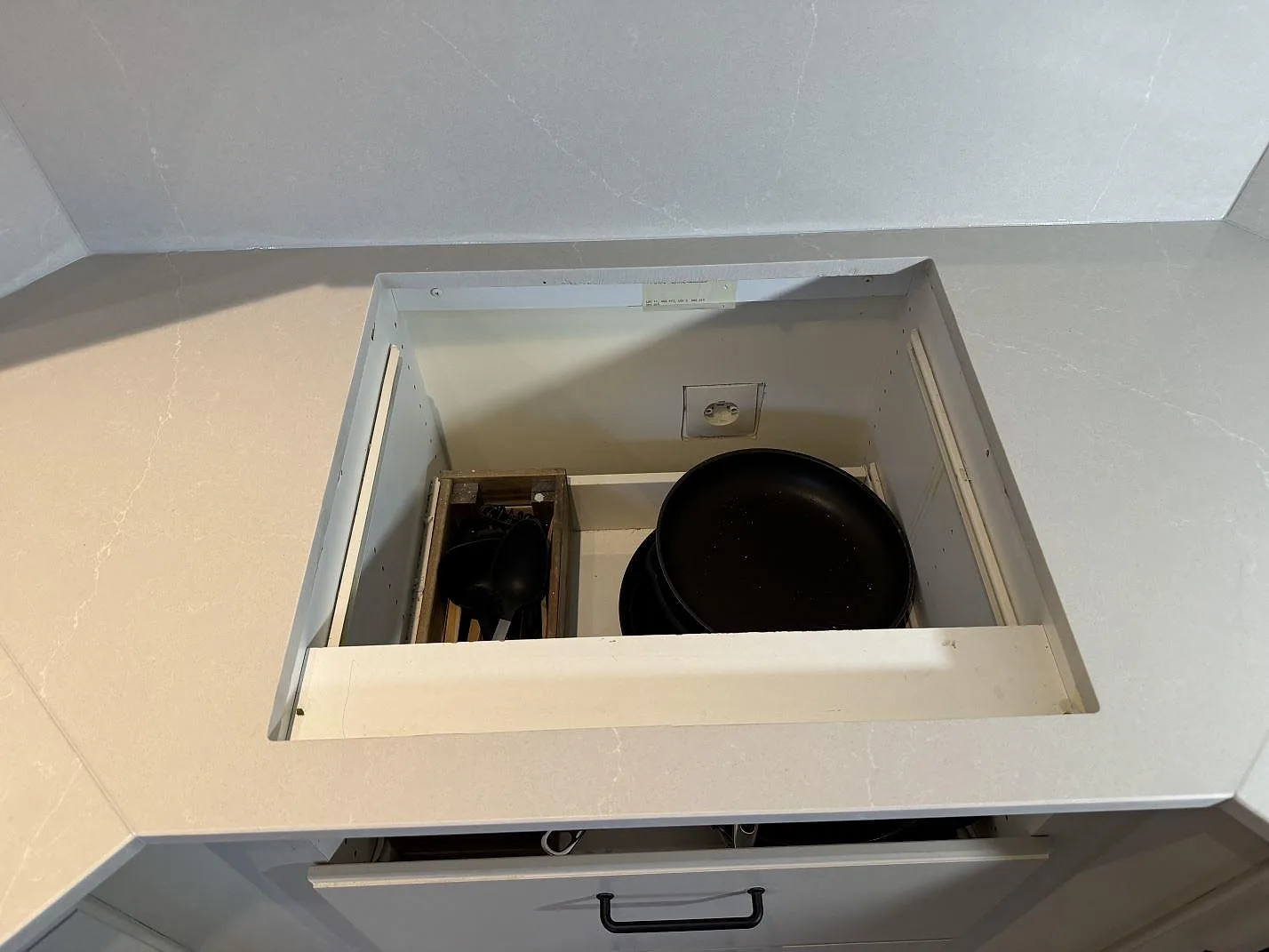 Køkkenbordplade i Silestone Desert Silver, Hovås – billede 8