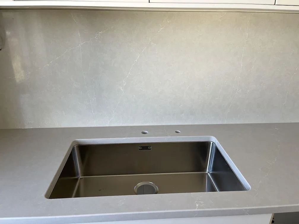 Køkkenbordplade i Silestone Desert Silver, Jönköping – billede 4