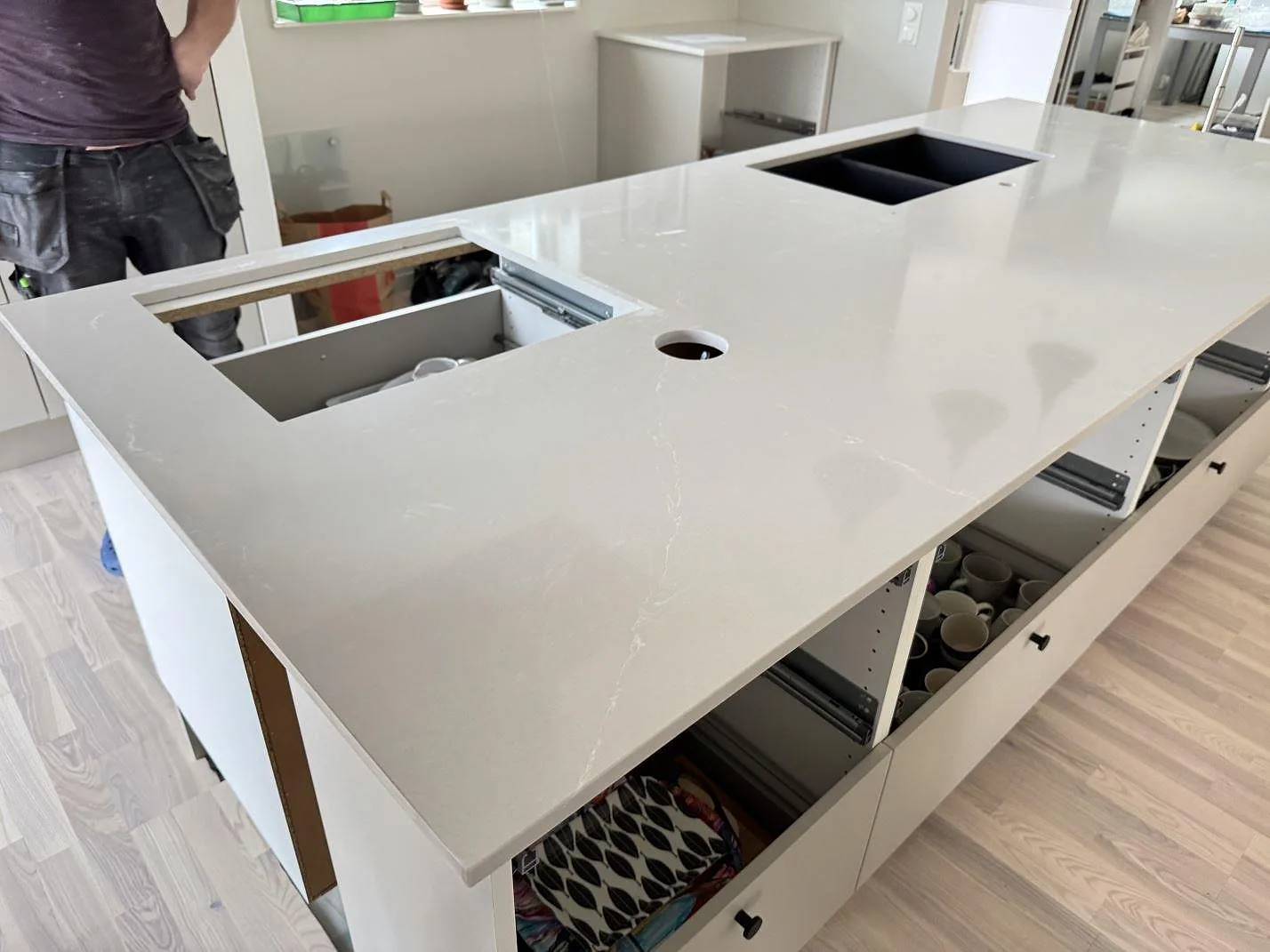 Køkkenbordplade i Silestone Desert Silver, Karlskrona – billede 3