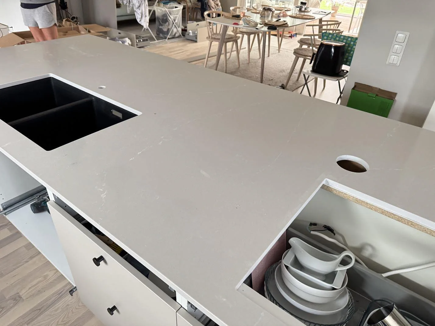 Køkkenbordplade i Silestone Desert Silver, Karlskrona – billede 4