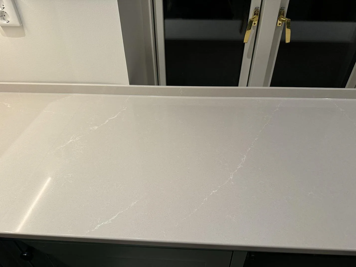 Køkkenbordplade i Silestone Desert Silver, Klagshamn – billede 4