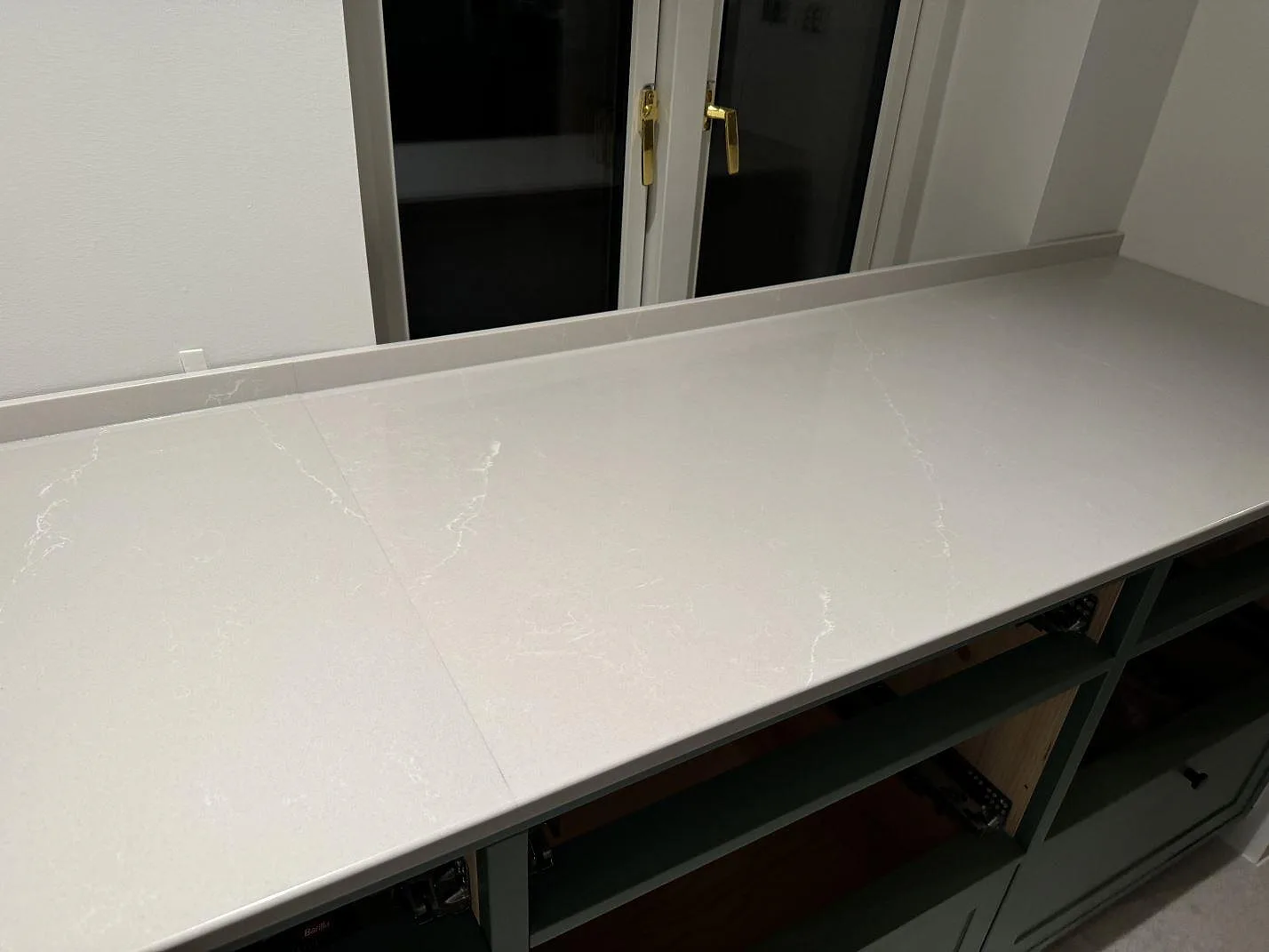 Køkkenbordplade i Silestone Desert Silver, Klagshamn – billede 5