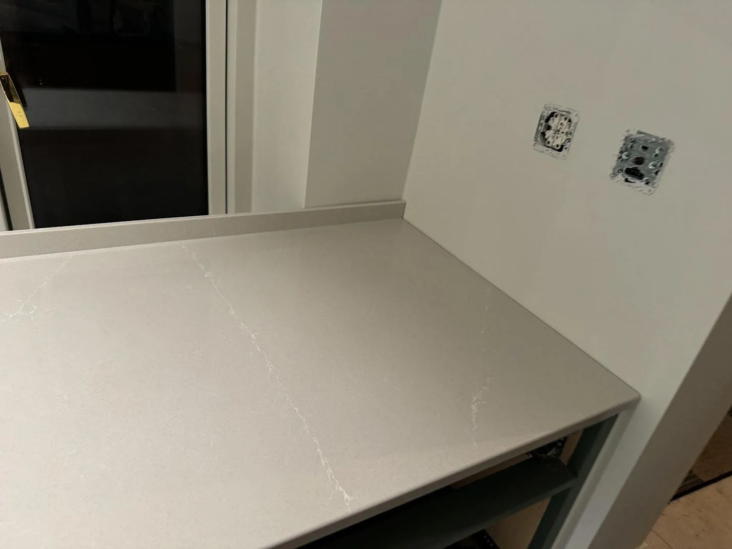 Køkkenbordplade i Silestone Desert Silver, Klagshamn – billede 6