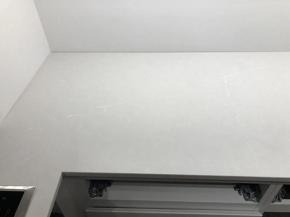 Køkkenbordplade i Silestone Desert Silver, mat, Kristianstad – billede 2