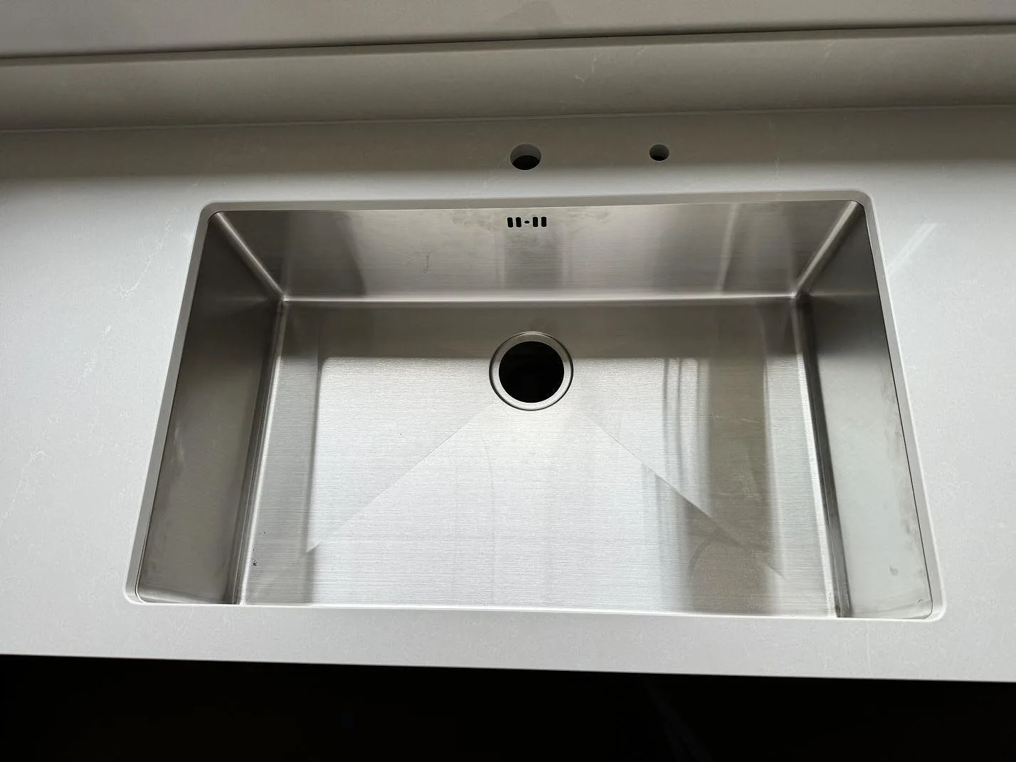 Køkkenbordplade i Silestone Desert Silver, Kvänum – billede 4
