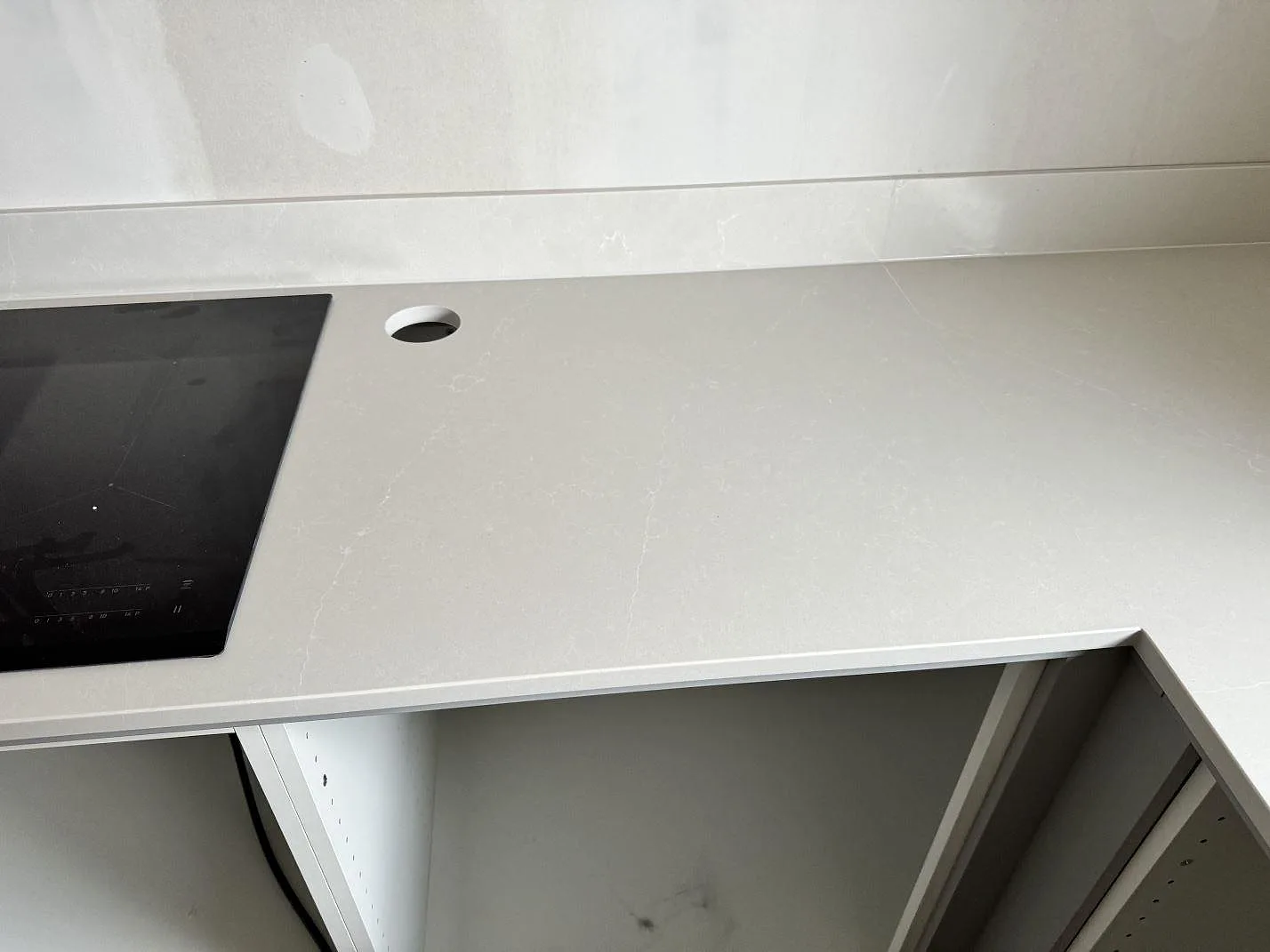 Køkkenbordplade i Silestone Desert Silver, Kvänum – billede 6