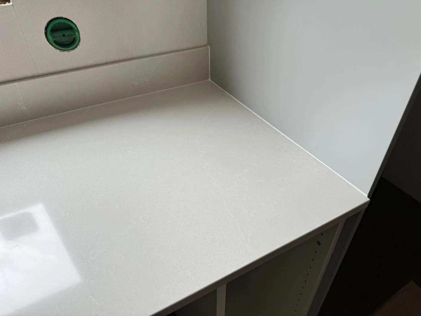 Køkkenbordplade i Silestone Desert Silver, Kvänum – billede 8