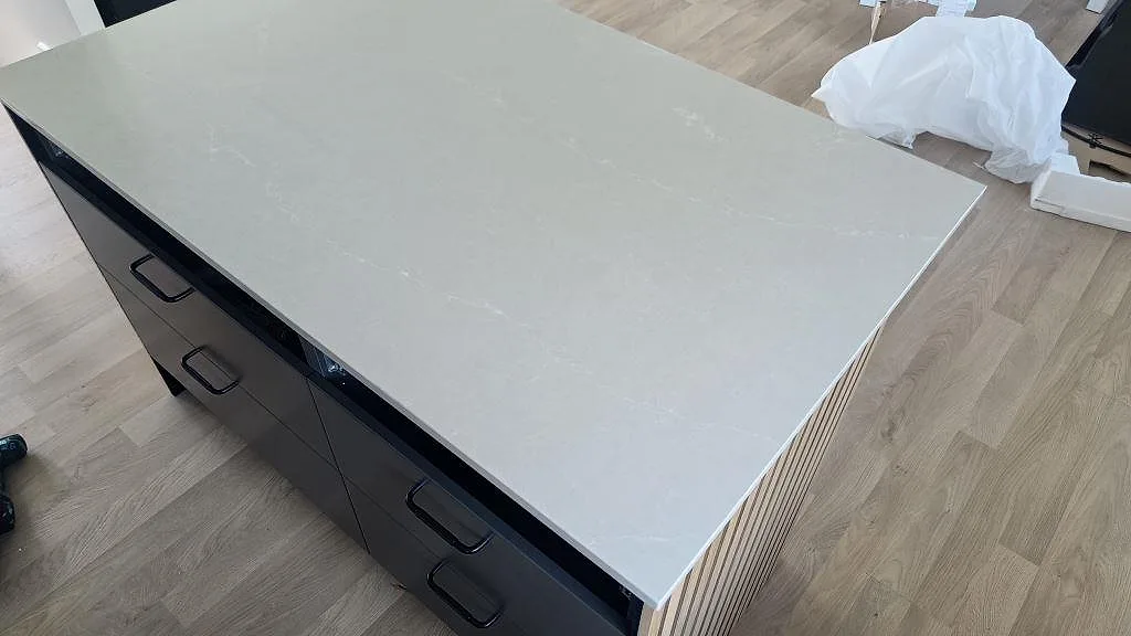 Køkkenbordplade i Silestone Desert Silver, Lidköping – billede 6
