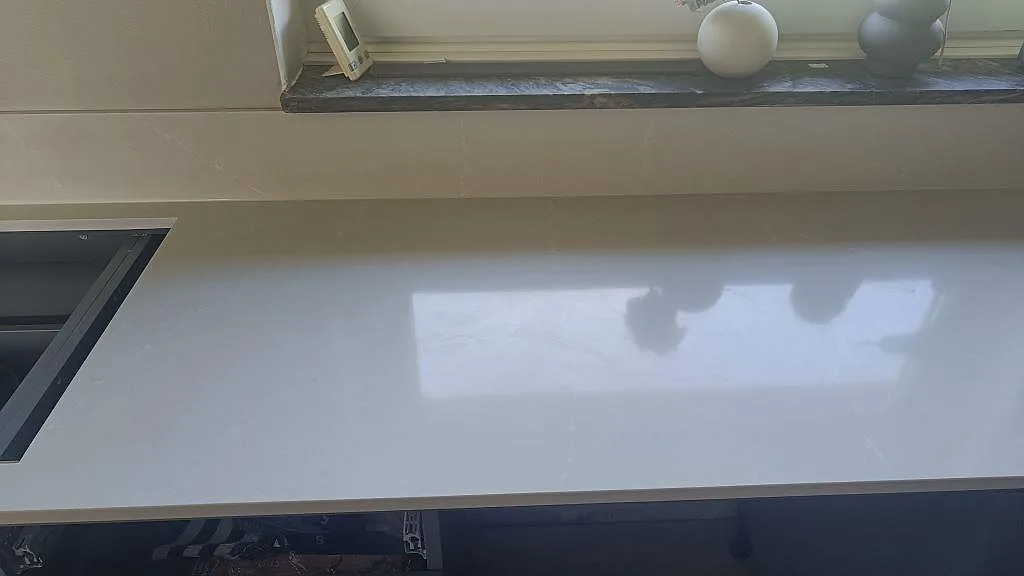 Køkkenbordplade i Silestone Desert Silver, Lidköping – billede 4