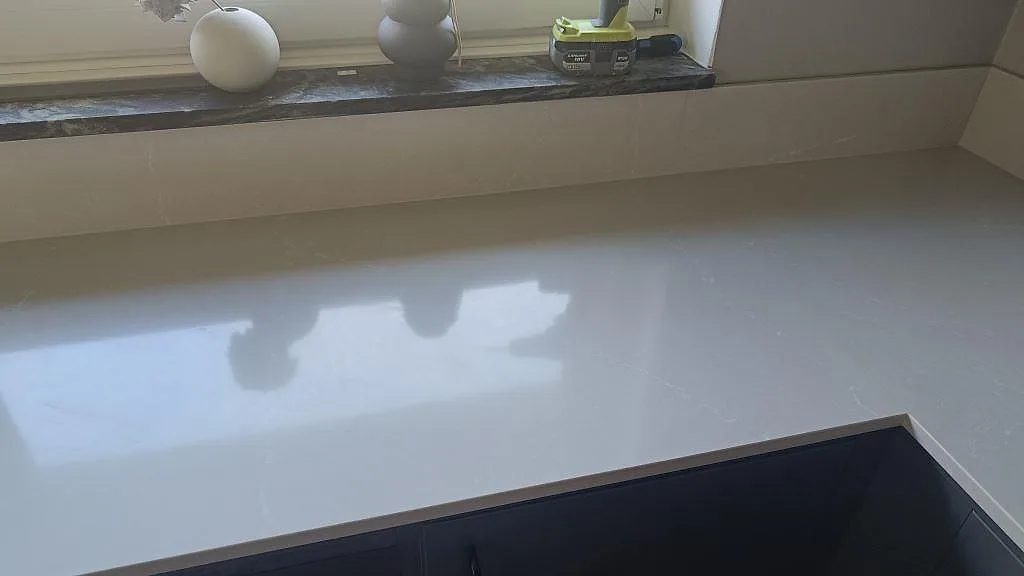 Køkkenbordplade i Silestone Desert Silver, Lidköping – billede 8
