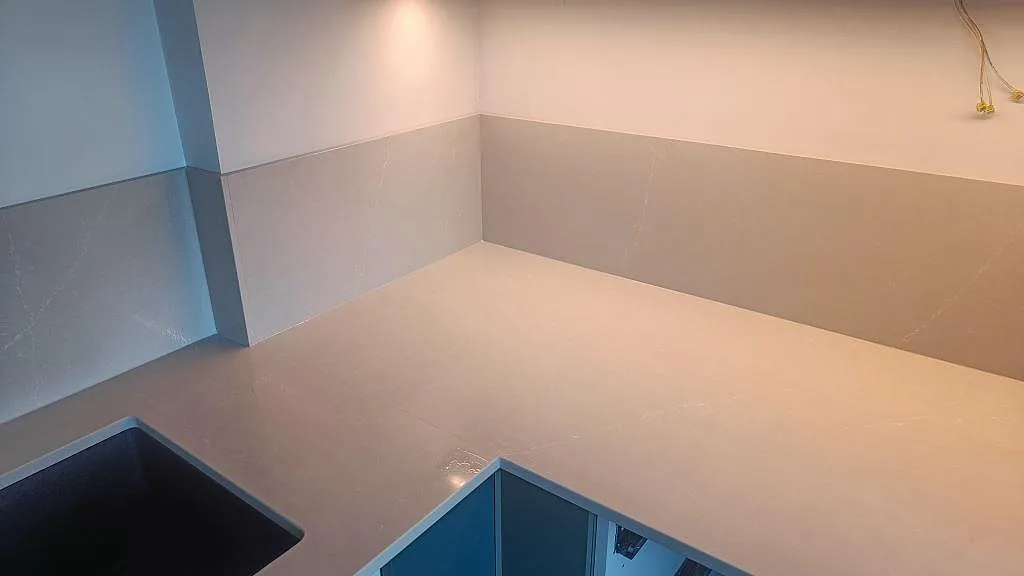 Køkkenbordplade i Silestone Desert Silver, Malmö – billede 5