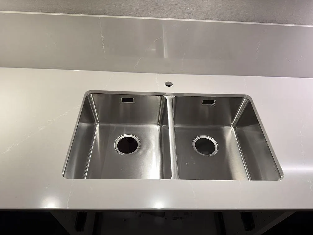 Køkkenbordplade i Silestone Desert Silver, Ödåkra – billede 4