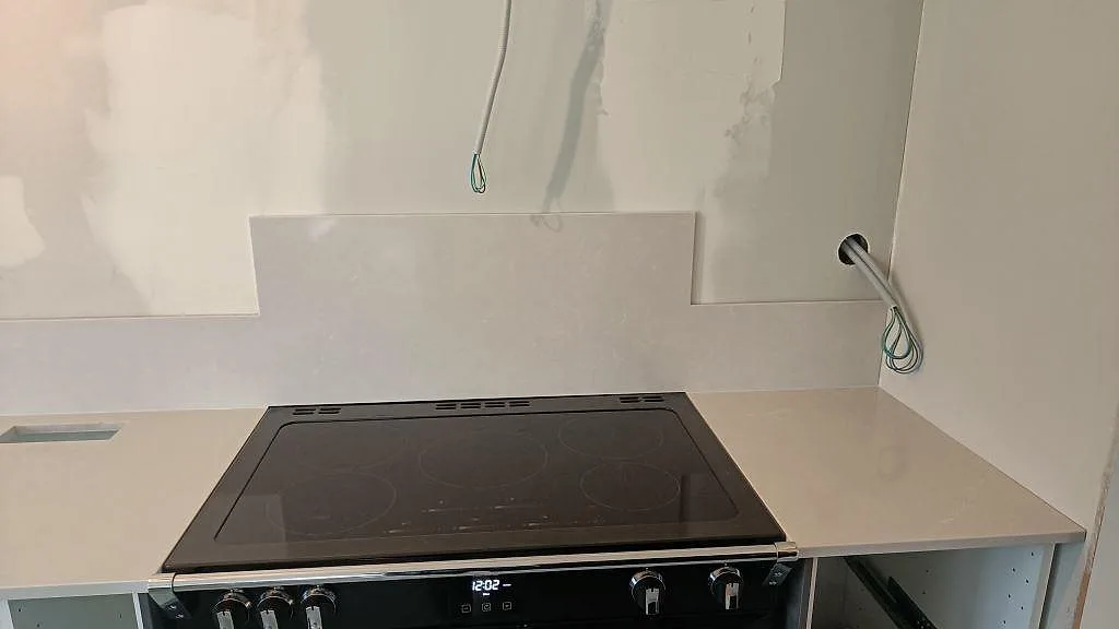 Køkkenbordplade i Silestone Desert Silver, Sandared – billede 4