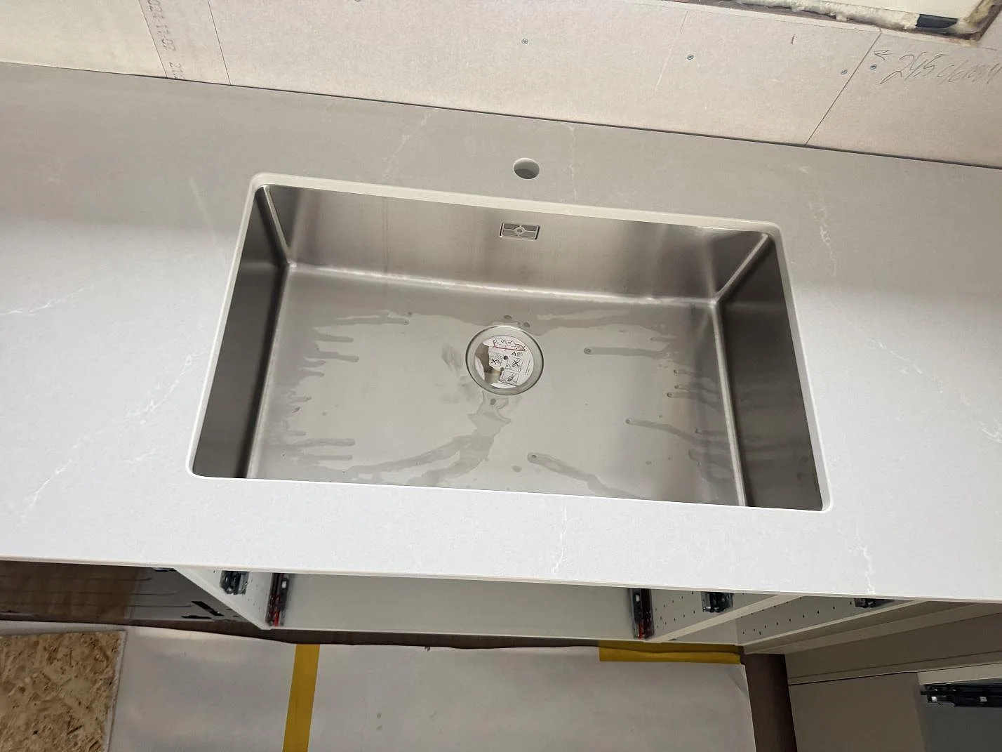Køkkenbordplade i Silestone Desert Silver, Sandared – billede 6