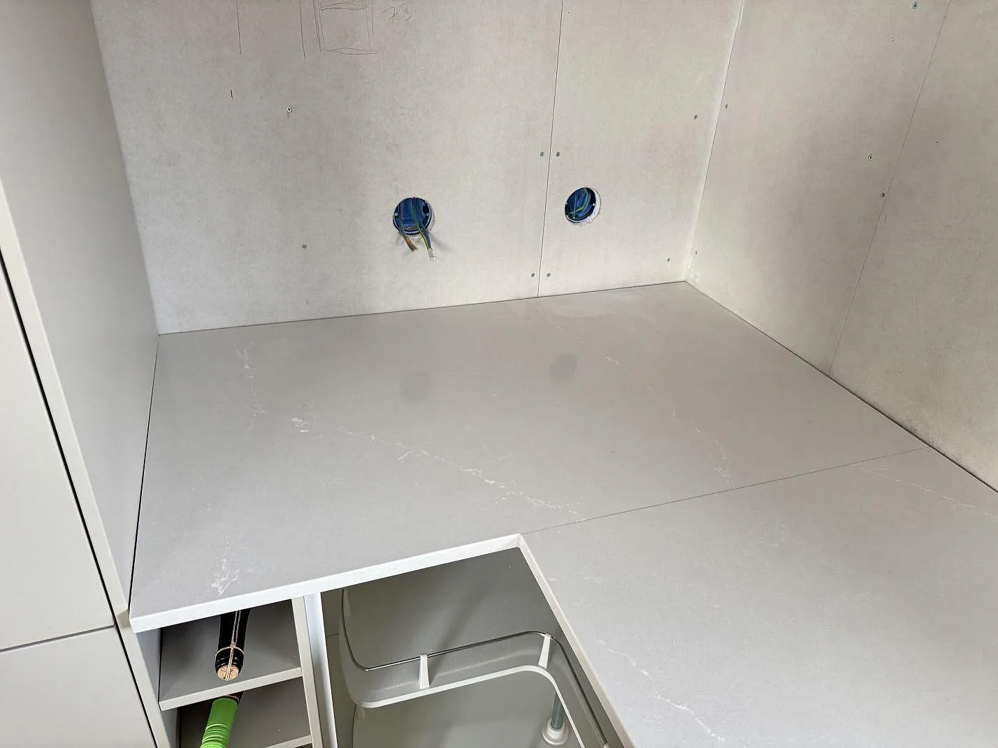 Køkkenbordplade i Silestone Desert Silver, Sandared – billede 5