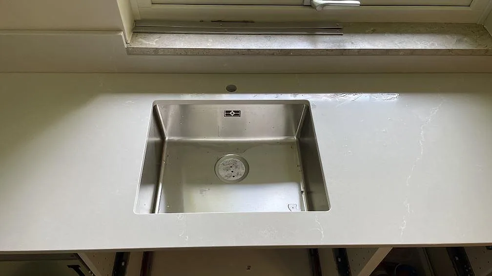 Køkkenbordplade i Silestone Desert Silver, Skanör – billede 2