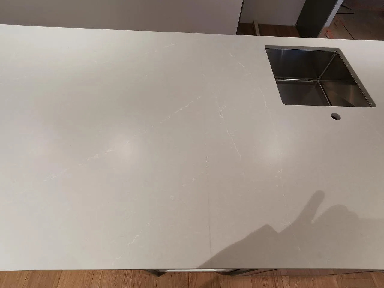 Køkkenbordplade i Silestone Desert Silver, Skivarp – billede 4