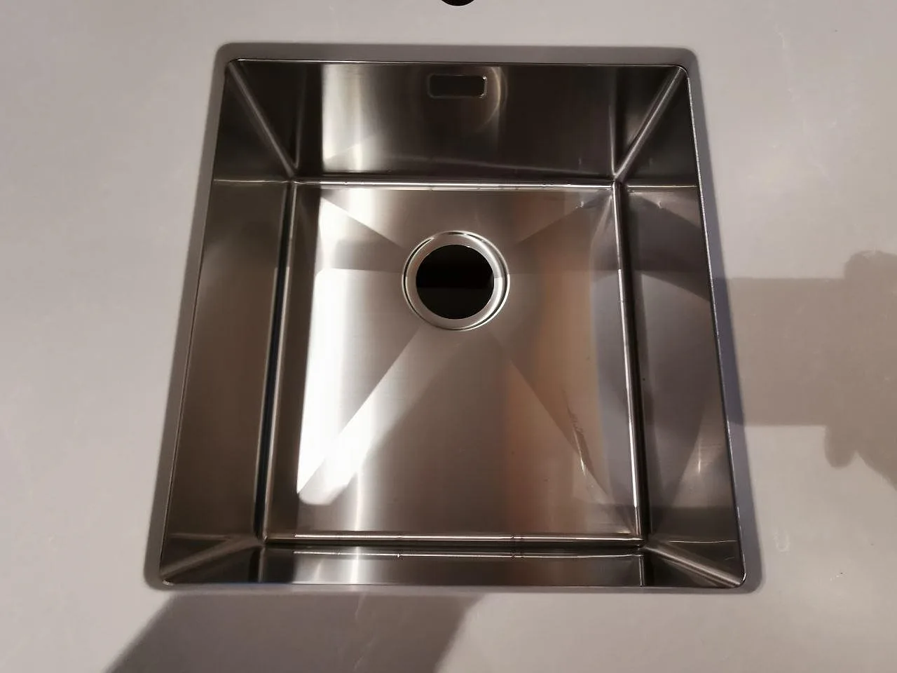 Køkkenbordplade i Silestone Desert Silver, Skivarp – billede 7
