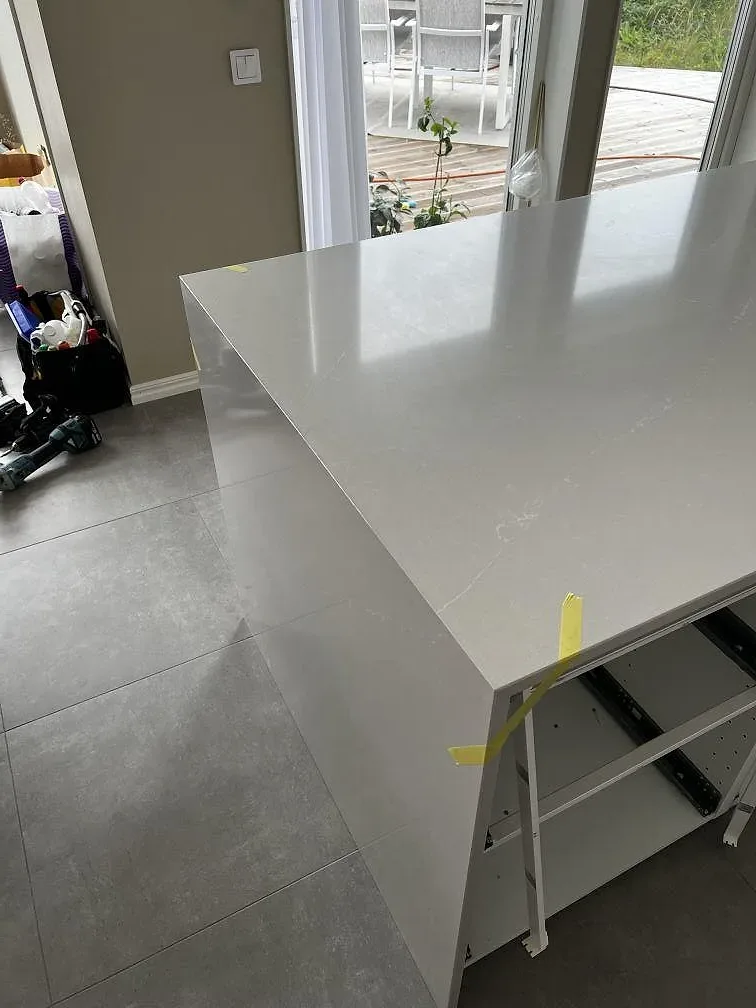 Køkkenbordplade i Silestone Desert Silver, Svedala – billede 3