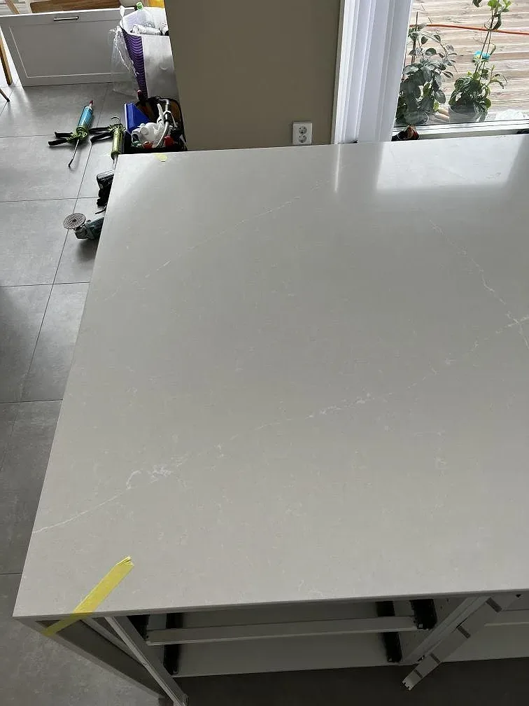 Køkkenbordplade i Silestone Desert Silver, Svedala – billede 5
