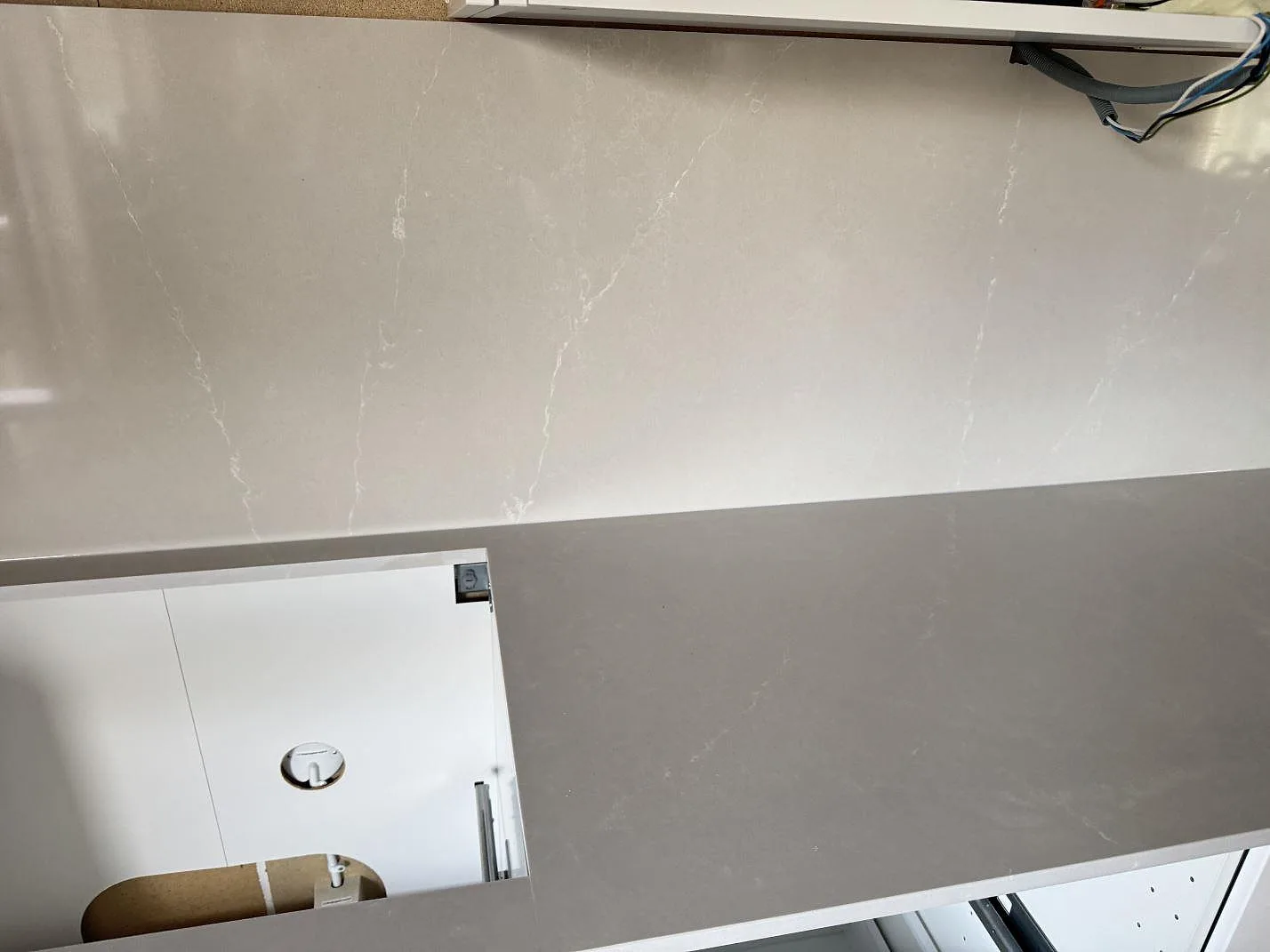 Køkkenbordplade i Silestone Desert Silver, Vargön – billede 8