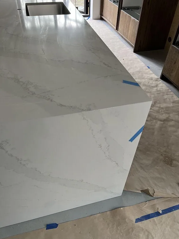 Køkkenbordplade i Silestone Eternal Calacatta Gold, Åhus – billede 3