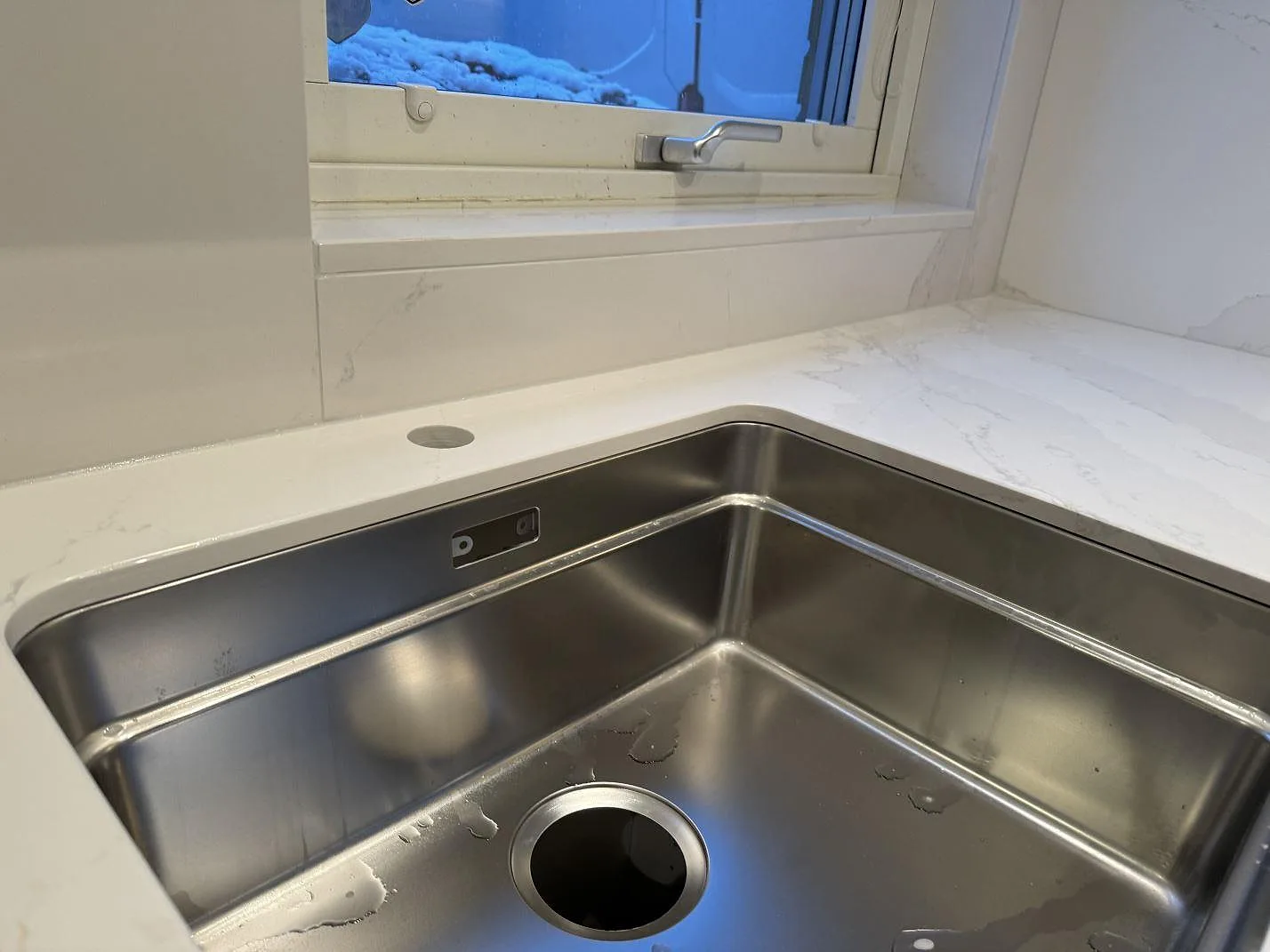 Køkkenbordplade i Silestone Eternal Calacatta Gold, Bunkeflostrand – billede 3