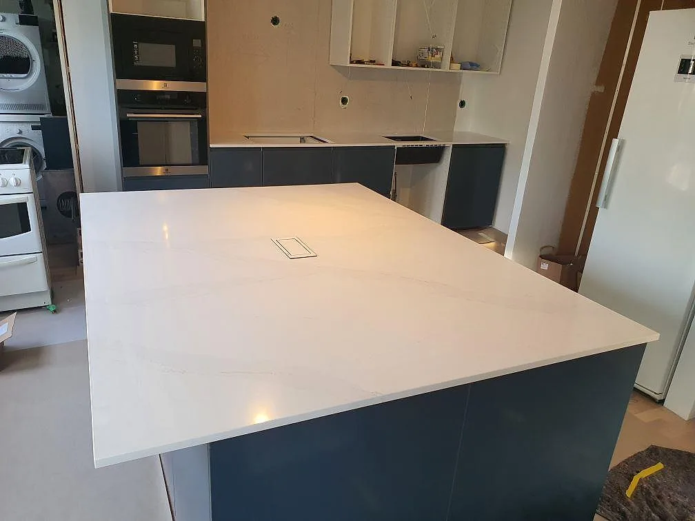 Køkkenbordplade i Silestone Eternal Calacatta Gold, Flen