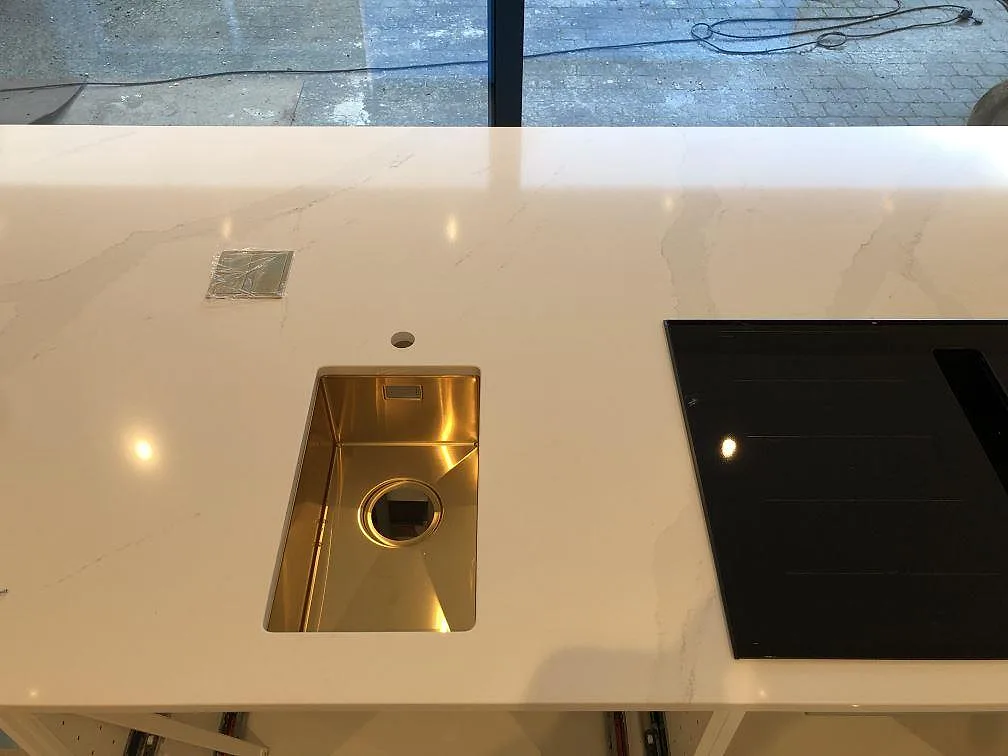 Køkkenbordplade i Silestone Eternal Calacatta Gold, Höör – billede 8