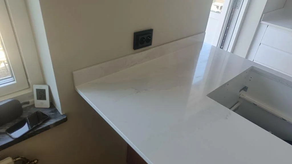 Køkkenbordplade i Silestone Eternal Calacatta Gold, Limhamn – billede 3