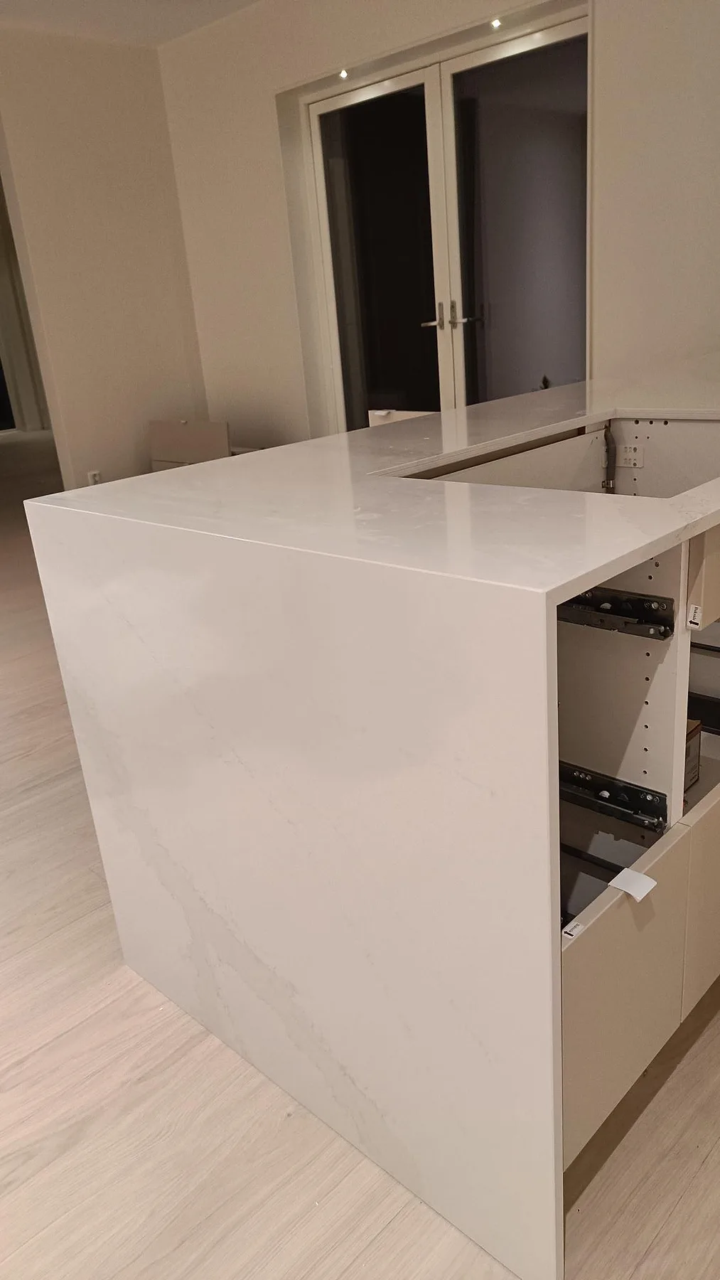 Køkkenbordplade i Silestone Eternal Calacatta Gold, Onsala – billede 2