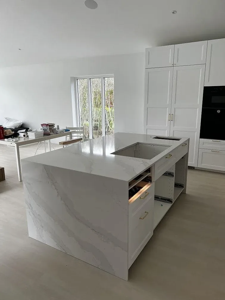Køkkenbordplade i Silestone Eternal Calacatta Gold, Simrishamn – billede 4