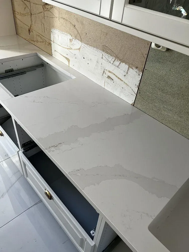Køkkenbordplade i Silestone Eternal Calacatta Gold, Skövde – billede 3